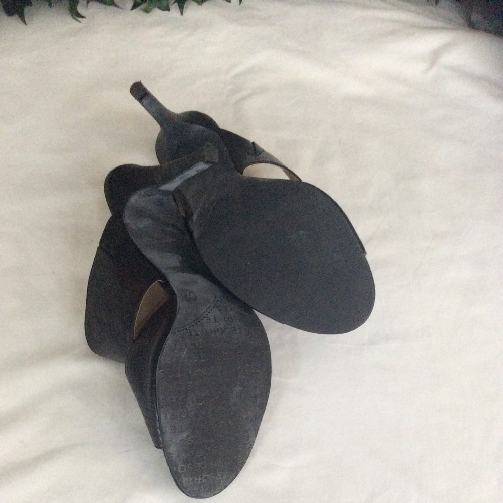 Textured Leather Slides - Picture 3 of 4